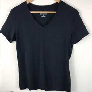 🍍 Saks Fifth Avenue V Neck T Shirt Large Women’s